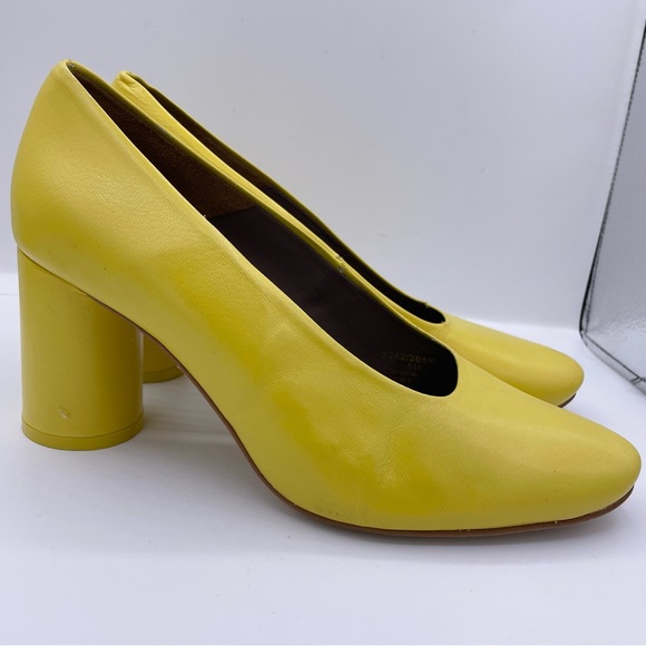 ZARA leather block heel slip on yellow shoes women Size 37/ 6.5US - Picture 8 of 11